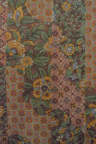 画像5: O0419F 女性用小紋  シルク（正絹） 茶色, 唐花 【中古】【USED】【リサイクル】 ★★★★☆【O0419F】 (5)