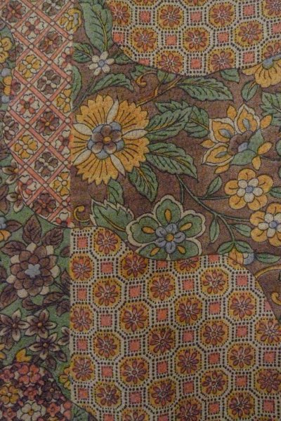 画像6: O0419F 女性用小紋  シルク（正絹） 茶色, 唐花 【中古】【USED】【リサイクル】 ★★★★☆【O0419F】 (6)