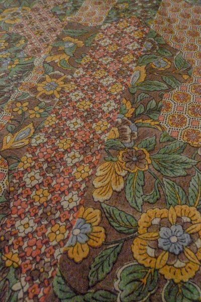 画像7: O0419F 女性用小紋  シルク（正絹） 茶色, 唐花 【中古】【USED】【リサイクル】 ★★★★☆【O0419F】 (7)