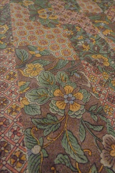 画像10: O0419F 女性用小紋  シルク（正絹） 茶色, 唐花 【中古】【USED】【リサイクル】 ★★★★☆【O0419F】 (10)