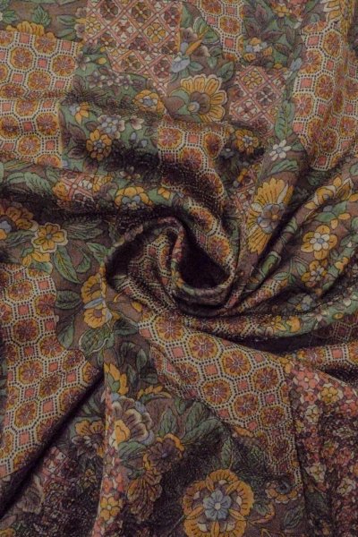 画像11: O0419F 女性用小紋  シルク（正絹） 茶色, 唐花 【中古】【USED】【リサイクル】 ★★★★☆【O0419F】 (11)
