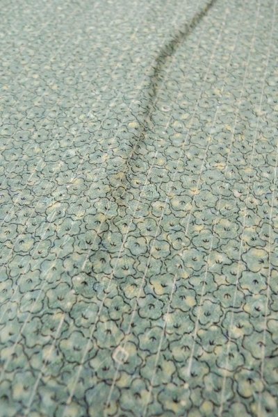 画像8: O0419G 女性用小紋  シルク（正絹） 淡い緑み水色, 花 【中古】【USED】【リサイクル】 ★★☆☆☆【O0419G】 (8)