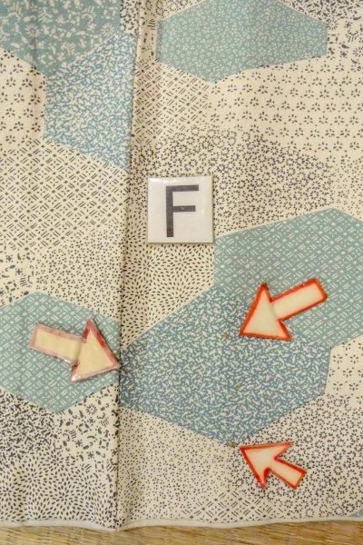 画像19: O0419H 女性用小紋  シルク（正絹） オフ　ホワイト, 花 【中古】【USED】【リサイクル】 ★★☆☆☆【O0419H】 (19)