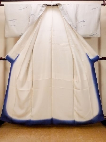 画像2: O0419I 女性用小紋  シルク（正絹） オフ　ホワイト, 芝草 【中古】【USED】【リサイクル】 ★☆☆☆☆【O0419I】 (2)