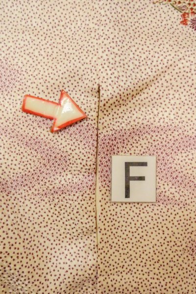 画像19: O0419K 女性用小紋  シルク（正絹） アイボリー, 桜 【中古】【USED】【リサイクル】 ★★☆☆☆【O0419K】 (19)