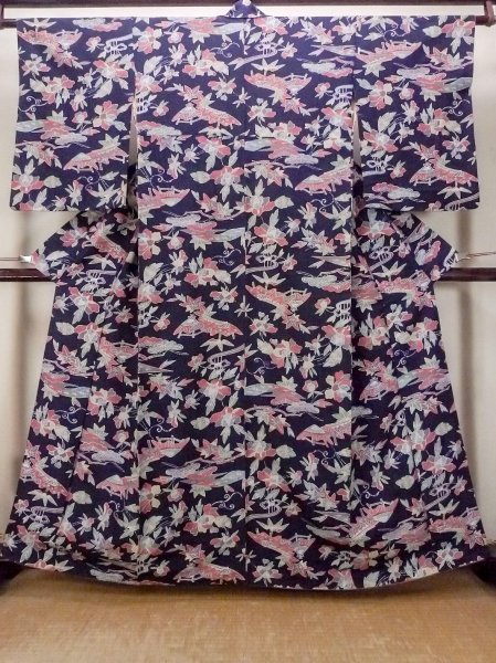 画像1: O0419L 女性用小紋  シルク（正絹） 深い藍, ぼたん 【中古】【USED】【リサイクル】 ★★☆☆☆【O0419L】 (1)