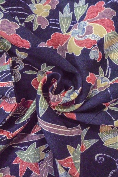 画像12: O0419L 女性用小紋  シルク（正絹） 深い藍, ぼたん 【中古】【USED】【リサイクル】 ★★☆☆☆【O0419L】 (12)