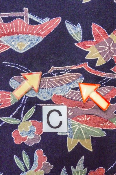 画像16: O0419L 女性用小紋  シルク（正絹） 深い藍, ぼたん 【中古】【USED】【リサイクル】 ★★☆☆☆【O0419L】 (16)