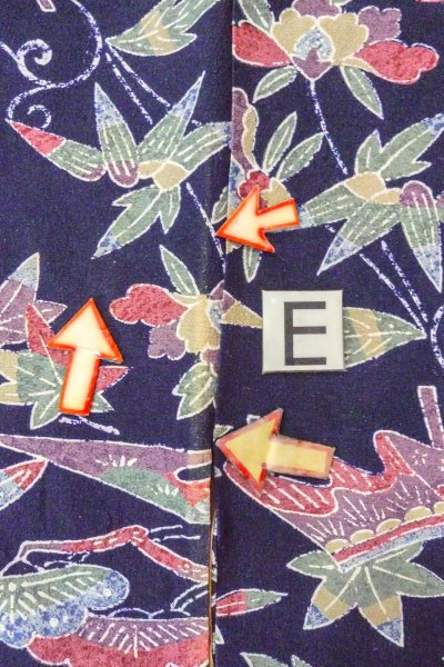 画像18: O0419L 女性用小紋  シルク（正絹） 深い藍, ぼたん 【中古】【USED】【リサイクル】 ★★☆☆☆【O0419L】 (18)