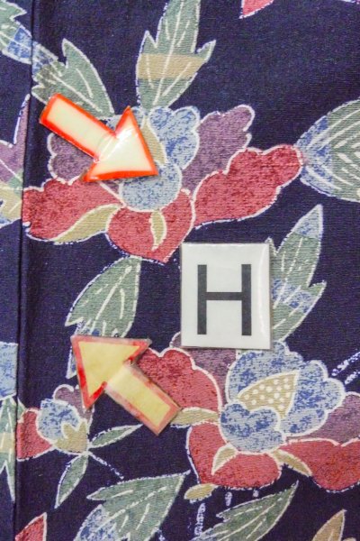 画像21: O0419L 女性用小紋  シルク（正絹） 深い藍, ぼたん 【中古】【USED】【リサイクル】 ★★☆☆☆【O0419L】 (21)