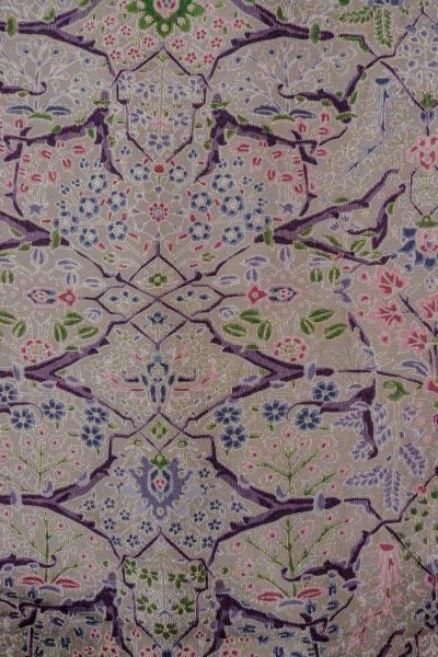 画像4: O0419M 女性用小紋  シルク（正絹） 淡い灰色がかったオリーブ, 花 【中古】【USED】【リサイクル】 ★★★☆☆【O0419M】 (4)