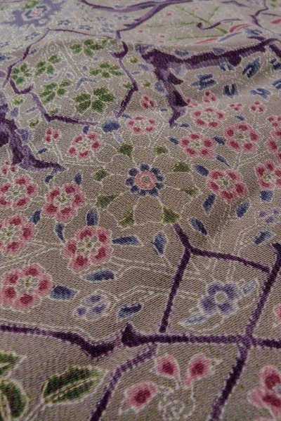 画像10: O0419M 女性用小紋  シルク（正絹） 淡い灰色がかったオリーブ, 花 【中古】【USED】【リサイクル】 ★★★☆☆【O0419M】 (10)