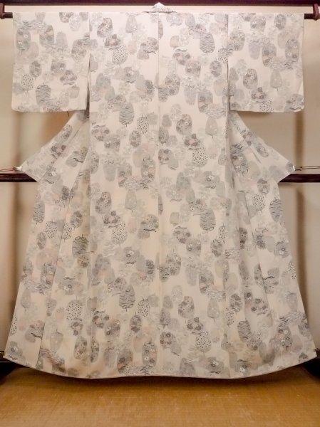 画像1: O0419N 女性用小紋  シルク（正絹） オフ　ホワイト, ぼたん 【中古】【USED】【リサイクル】 ★☆☆☆☆【O0419N】 (1)