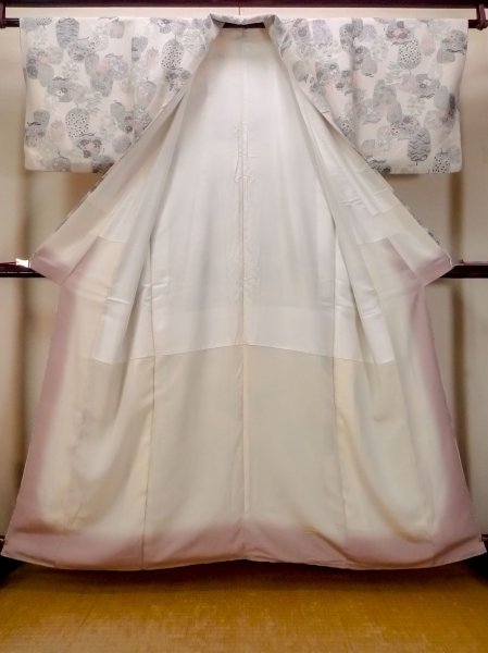 画像2: O0419N 女性用小紋  シルク（正絹） オフ　ホワイト, ぼたん 【中古】【USED】【リサイクル】 ★☆☆☆☆【O0419N】 (2)