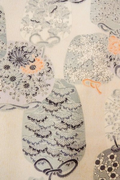 画像7: O0419N 女性用小紋  シルク（正絹） オフ　ホワイト, ぼたん 【中古】【USED】【リサイクル】 ★☆☆☆☆【O0419N】 (7)