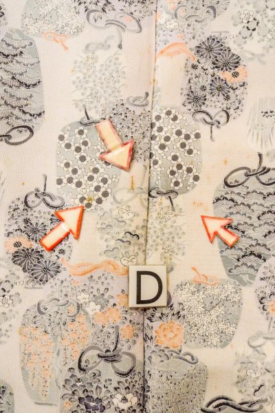 画像17: O0419N 女性用小紋  シルク（正絹） オフ　ホワイト, ぼたん 【中古】【USED】【リサイクル】 ★☆☆☆☆【O0419N】 (17)