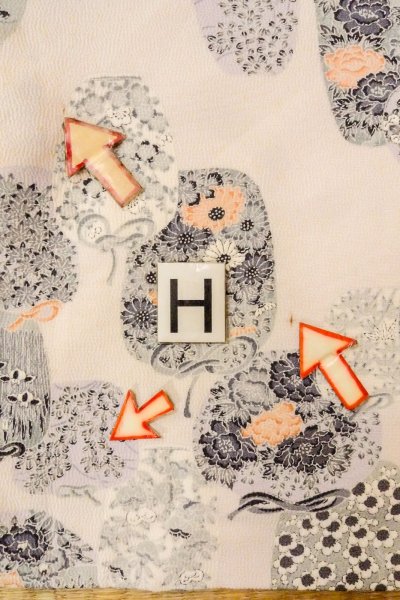 画像21: O0419N 女性用小紋  シルク（正絹） オフ　ホワイト, ぼたん 【中古】【USED】【リサイクル】 ★☆☆☆☆【O0419N】 (21)