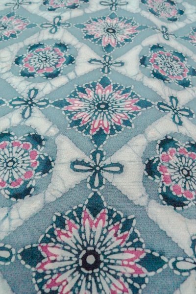 画像9: O0419R 女性用小紋  シルク（正絹） 淡い灰色, 花 【中古】【USED】【リサイクル】 ★★☆☆☆【O0419R】 (9)