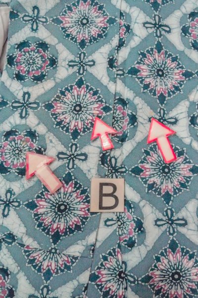 画像15: O0419R 女性用小紋  シルク（正絹） 淡い灰色, 花 【中古】【USED】【リサイクル】 ★★☆☆☆【O0419R】 (15)