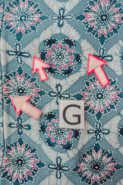 画像20: O0419R 女性用小紋  シルク（正絹） 淡い灰色, 花 【中古】【USED】【リサイクル】 ★★☆☆☆【O0419R】 (20)