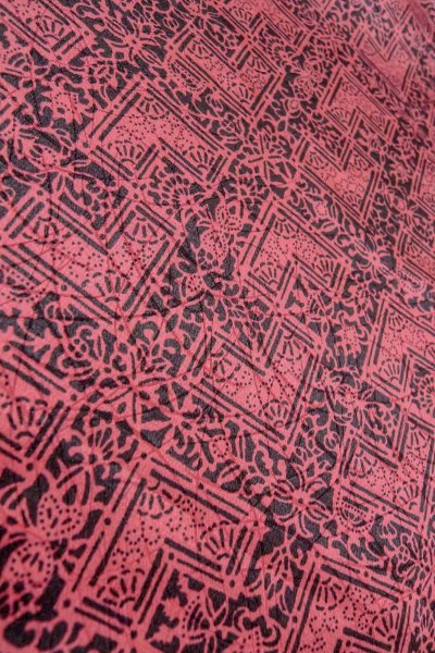 画像8: O0419T 女性用小紋  シルク（正絹） 深い赤色, 唐花 【中古】【USED】【リサイクル】 ★★★★☆【O0419T】 (8)