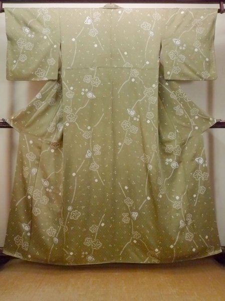 画像1: O0419Y 女性用小紋  シルク（正絹） 光沢のある淡いオリーブ, 花 【中古】【USED】【リサイクル】 ★★☆☆☆【O0419Y】 (1)