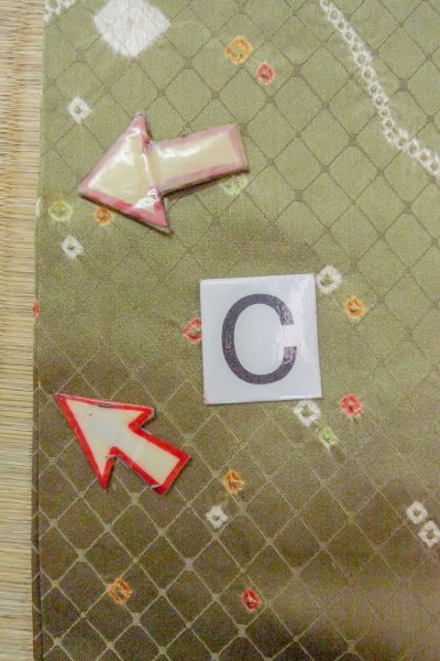 画像16: O0419Y 女性用小紋  シルク（正絹） 光沢のある淡いオリーブ, 花 【中古】【USED】【リサイクル】 ★★☆☆☆【O0419Y】 (16)