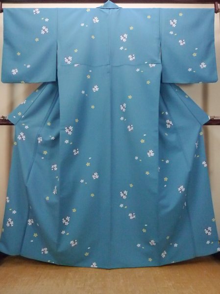画像1: O0420C 女性用小紋  化繊 水色, 桜 【中古】【USED】【リサイクル】 ★★★★☆【O0420C】 (1)