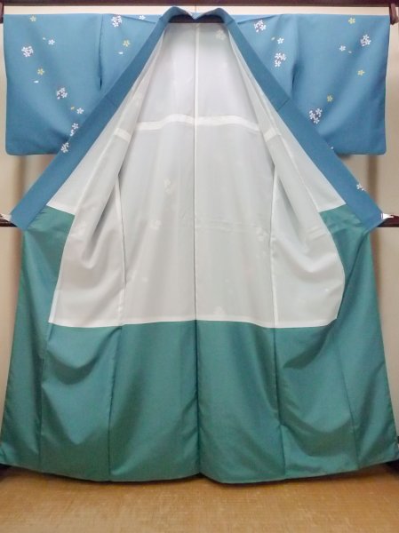 画像2: O0420C 女性用小紋  化繊 水色, 桜 【中古】【USED】【リサイクル】 ★★★★☆【O0420C】 (2)