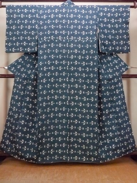 画像1: O0420F 女性用小紋  シルク（正絹） 灰色がかった藍, いげた 【中古】【USED】【リサイクル】 ★★☆☆☆【O0420F】 (1)