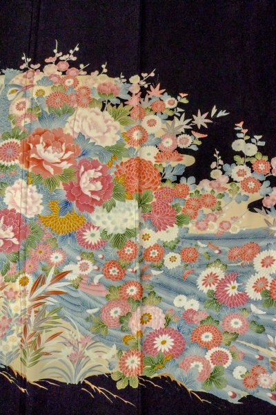 画像5: O0509A 女性用留袖 加賀友禅 シルク（正絹） 黒, ぼたん 【中古】【USED】【リサイクル】 ★★★☆☆【O0509A】 (5)