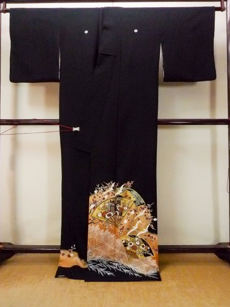 画像2: O0509B 女性用留袖  化繊 黒, 桜 【中古】【USED】【リサイクル】 ★★★★☆【O0509B】 (2)