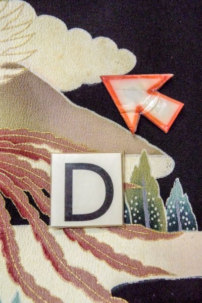 画像24: O0509C 女性用留袖  シルク（正絹） 黒, 梅 【中古】【USED】【リサイクル】 ★★☆☆☆【O0509C】 (24)