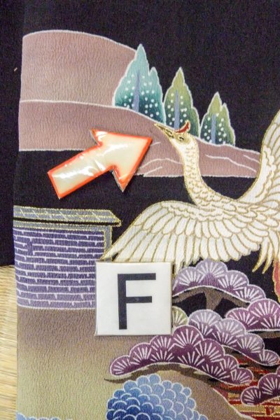 画像26: O0509C 女性用留袖  シルク（正絹） 黒, 梅 【中古】【USED】【リサイクル】 ★★☆☆☆【O0509C】 (26)