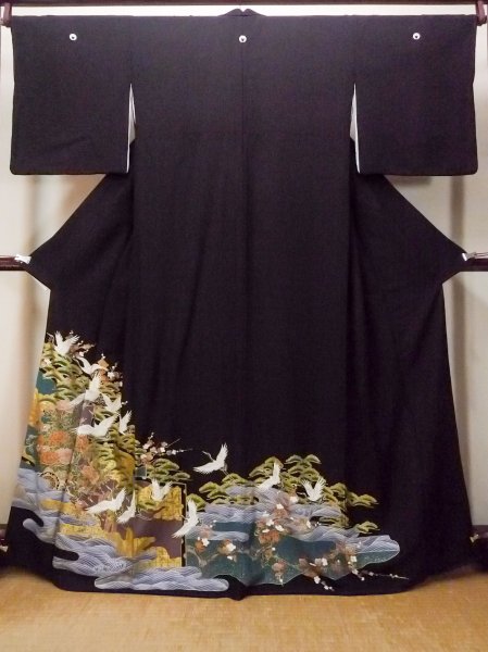 画像1: O0509D 女性用留袖  化繊 黒, ぼたん 【中古】【USED】【リサイクル】 ★★★★☆【O0509D】 (1)