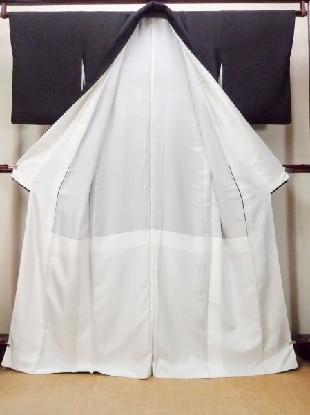 画像3: O0509E 女性用留袖  シルク（正絹） 黒, 花 【中古】【USED】【リサイクル】 ★★★☆☆【O0509E】 (3)