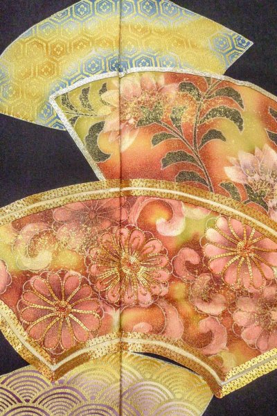 画像7: O0509E 女性用留袖  シルク（正絹） 黒, 花 【中古】【USED】【リサイクル】 ★★★☆☆【O0509E】 (7)