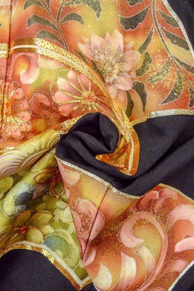 画像17: O0509E 女性用留袖  シルク（正絹） 黒, 花 【中古】【USED】【リサイクル】 ★★★☆☆【O0509E】 (17)