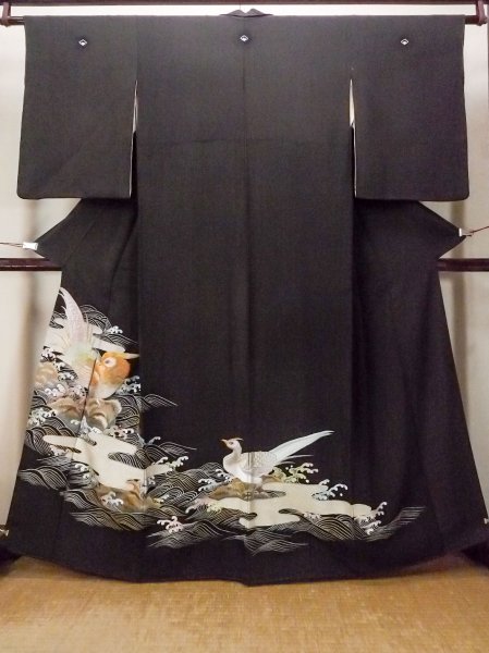 画像1: O0509H 女性用留袖  シルク（正絹） 黒, 鳥 【中古】【USED】【リサイクル】 ★★☆☆☆【O0509H】 (1)