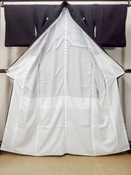 画像3: O0509I 女性用留袖  化繊 黒, ぼたん 【中古】【USED】【リサイクル】 ★★★☆☆【O0509I】 (3)