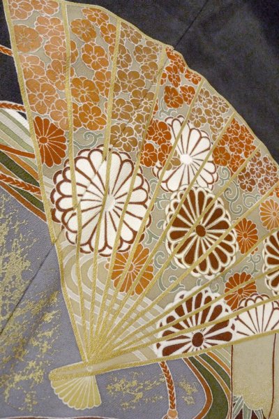 画像15: O0509J 女性用留袖  シルク（正絹） 黒, 菊 【中古】【USED】【リサイクル】 ★★★☆☆【O0509J】 (15)