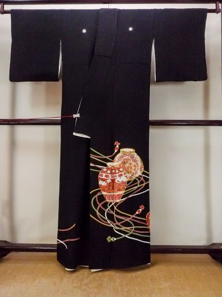 画像2: O0509L 女性用留袖  シルク（正絹） 黒, ぼたん 【中古】【USED】【リサイクル】 ★★★☆☆【O0509L】 (2)
