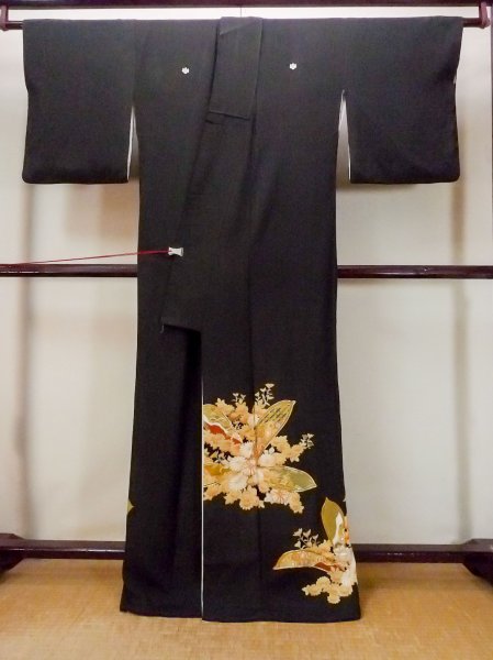画像2: O0509M 女性用留袖  シルク（正絹） 黒, ぼたん 【中古】【USED】【リサイクル】 ★☆☆☆☆【O0509M】 (2)