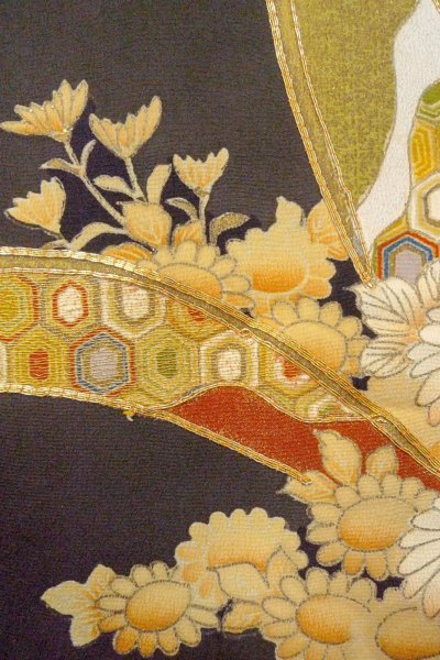 画像8: O0509M 女性用留袖  シルク（正絹） 黒, ぼたん 【中古】【USED】【リサイクル】 ★☆☆☆☆【O0509M】 (8)