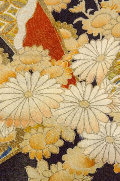 画像10: O0509M 女性用留袖  シルク（正絹） 黒, ぼたん 【中古】【USED】【リサイクル】 ★☆☆☆☆【O0509M】 (10)