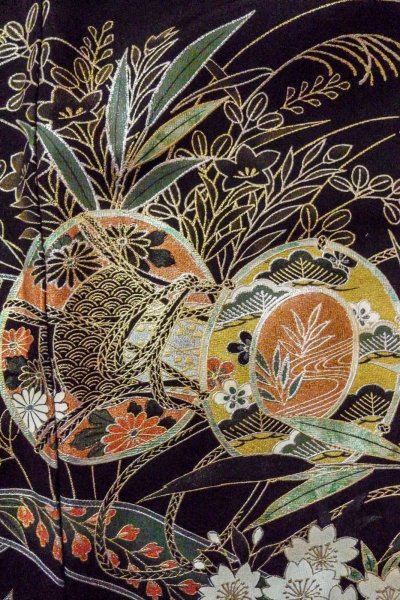 画像10: O0509O 女性用留袖  シルク（正絹） 黒, 桜 【中古】【USED】【リサイクル】 ★★★☆☆【O0509O】 (10)