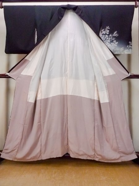 画像3: O0509P 女性用留袖  シルク（正絹） 黒, 木 【中古】【USED】【リサイクル】 ★★☆☆☆【O0509P】 (3)