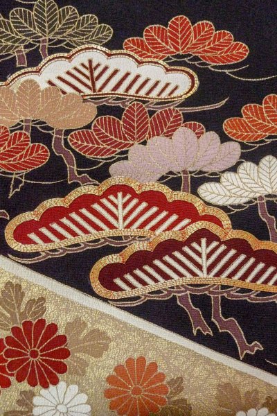 画像7: O0509Q 女性用留袖  シルク（正絹） 黒, 菊 【中古】【USED】【リサイクル】 ★★☆☆☆【O0509Q】 (7)