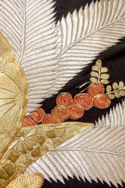画像7: O0509R 女性用留袖  シルク（正絹） 黒, 花 【中古】【USED】【リサイクル】 ★★☆☆☆【O0509R】 (7)