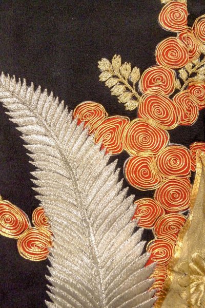 画像8: O0509R 女性用留袖  シルク（正絹） 黒, 花 【中古】【USED】【リサイクル】 ★★☆☆☆【O0509R】 (8)